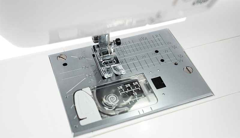 Janome DC6050 Needle plate markings